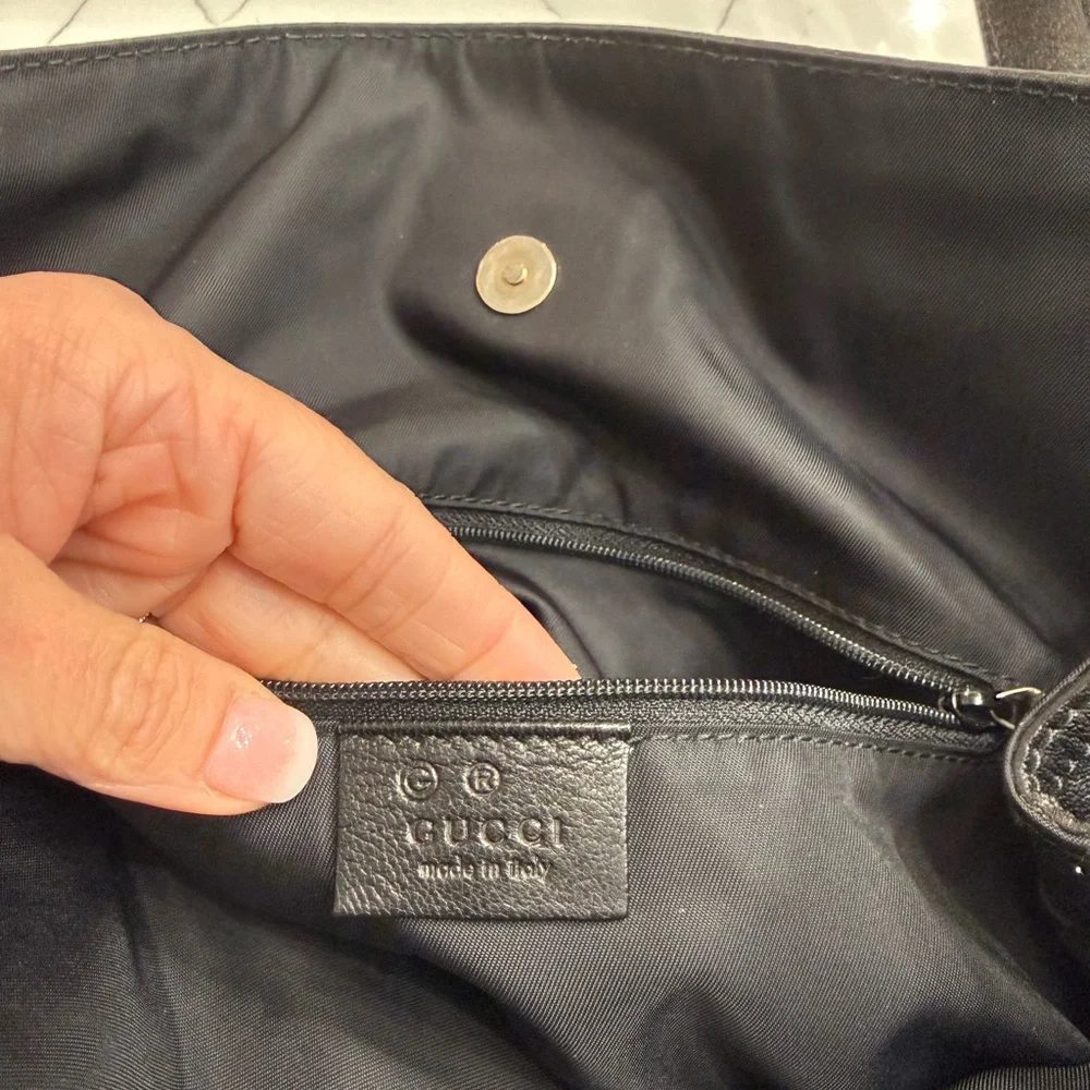 GUCCI Guccissima Leather Shoulder Bag Black Silver Hardware | Authentic - Picture 12 of 13